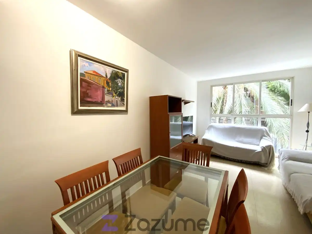 Comedor de Piso de alquiler en  Valencia Capital con Aire acondicionado, Amueblado y Horno