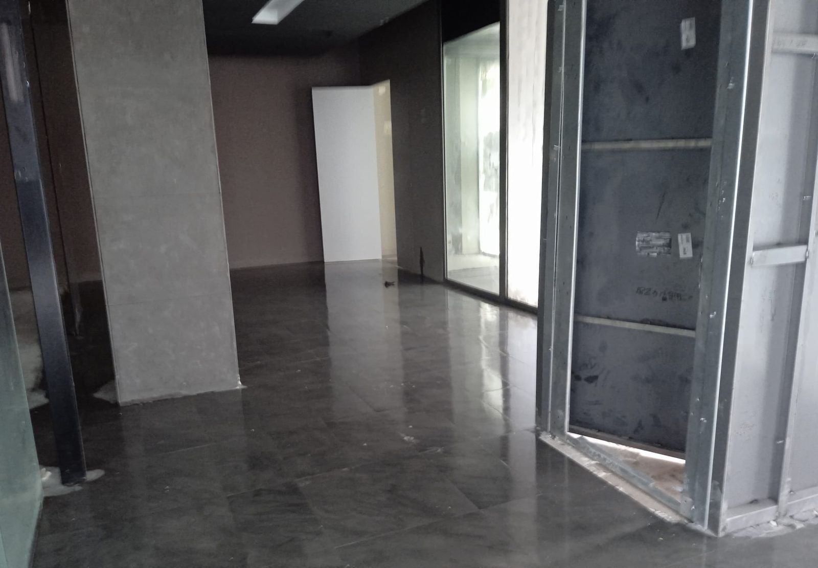 Premises for sale in  Valencia Capital