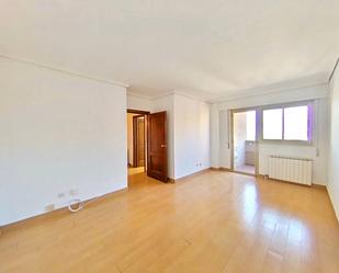 Bedroom of Flat for sale in  Madrid Capital  with Terrace and Oven