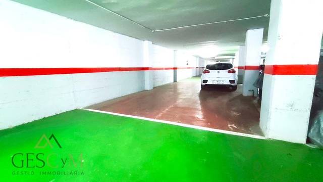 Garaje en Venta en Centre
