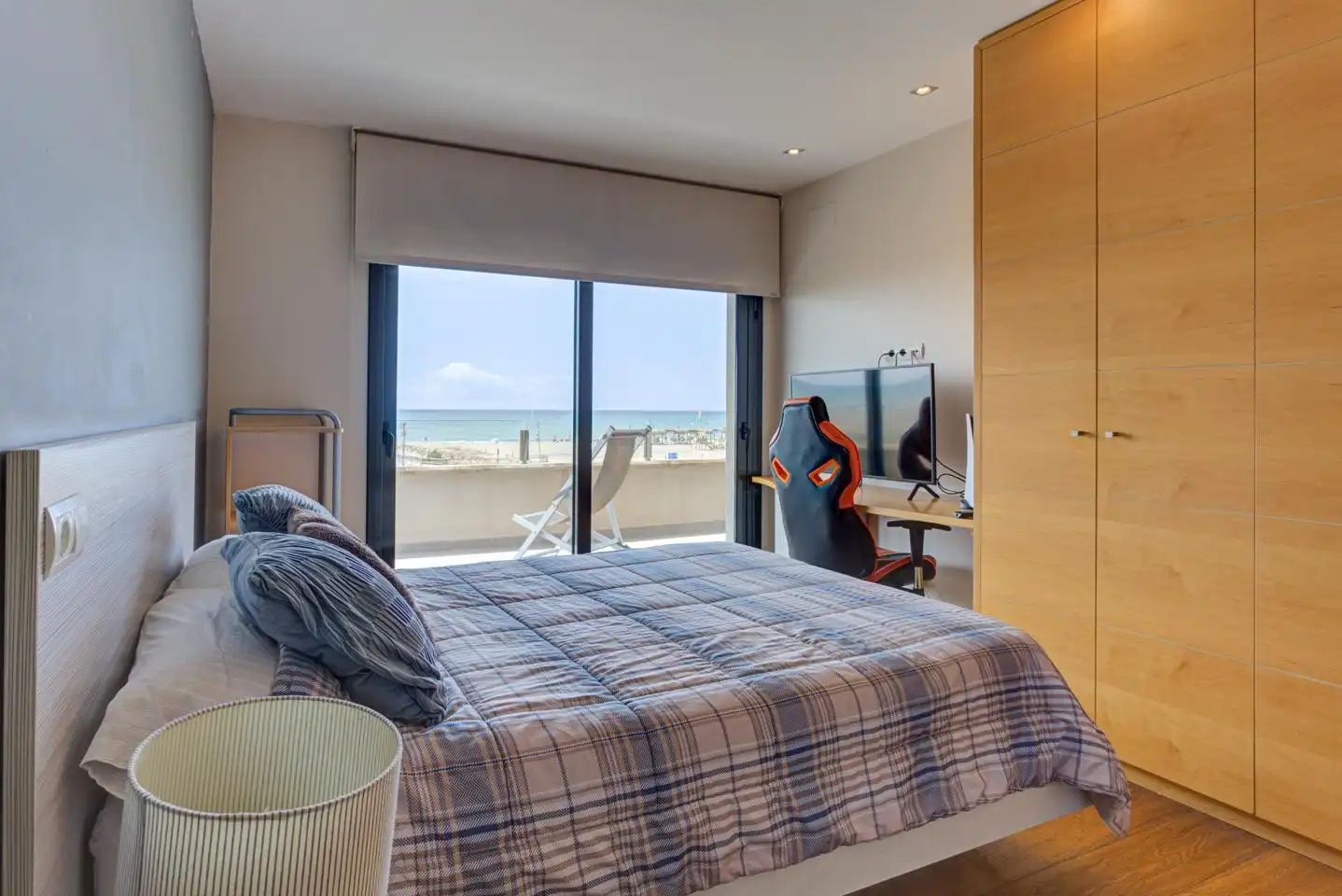 Schlafzimmer von Haus oder Chalet zum Verkauf in Castelldefels mit Klimaanlage, Heizung und Privatgarten