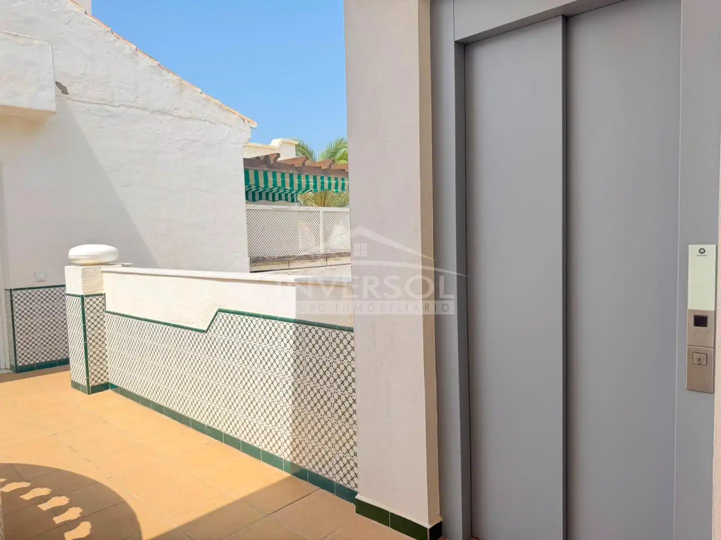Terraza de Piso en venta en El Ejido con Amueblado