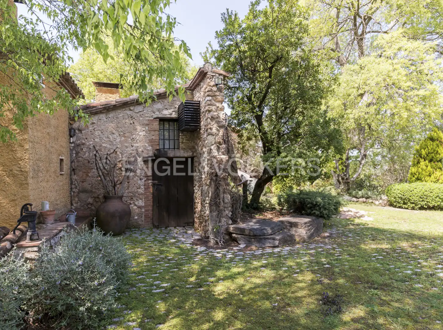 Exterior view of Buildings for sale in Gelida