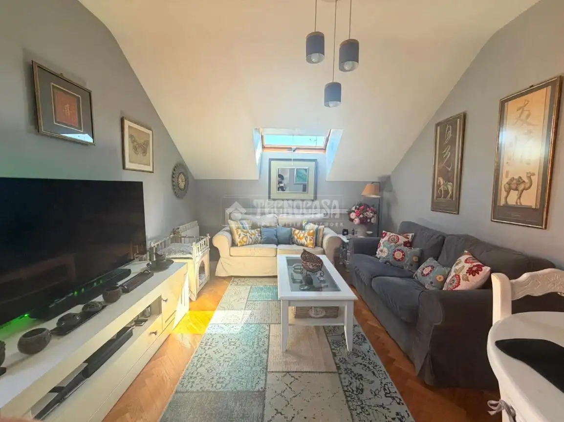 Wohnzimmer von Dachboden zum Verkauf in Ciempozuelos