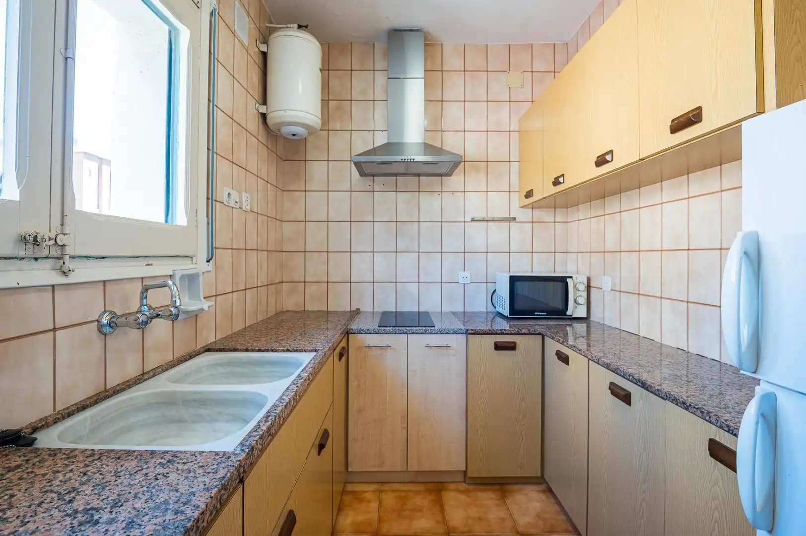 Cuina de Casa o xalet en venda en Cunit amb Aire condicionat, Calefacció i Terrassa