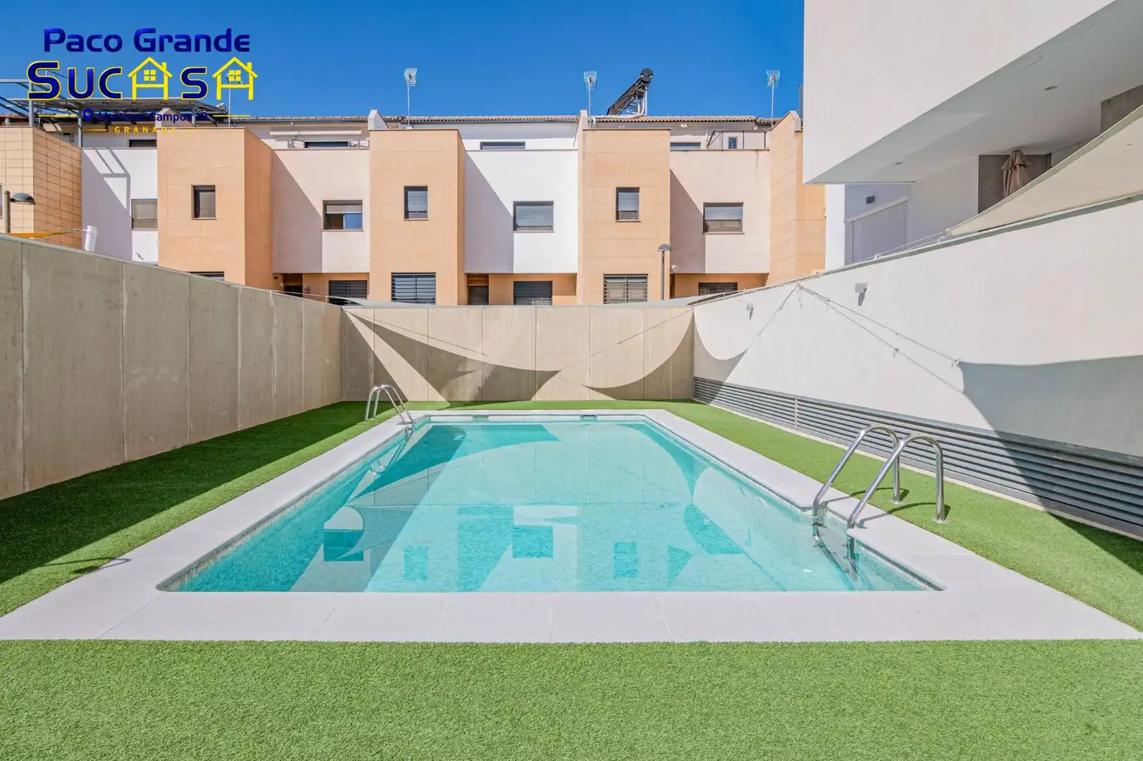 Swimming pool of Flat for sale in Poniente
