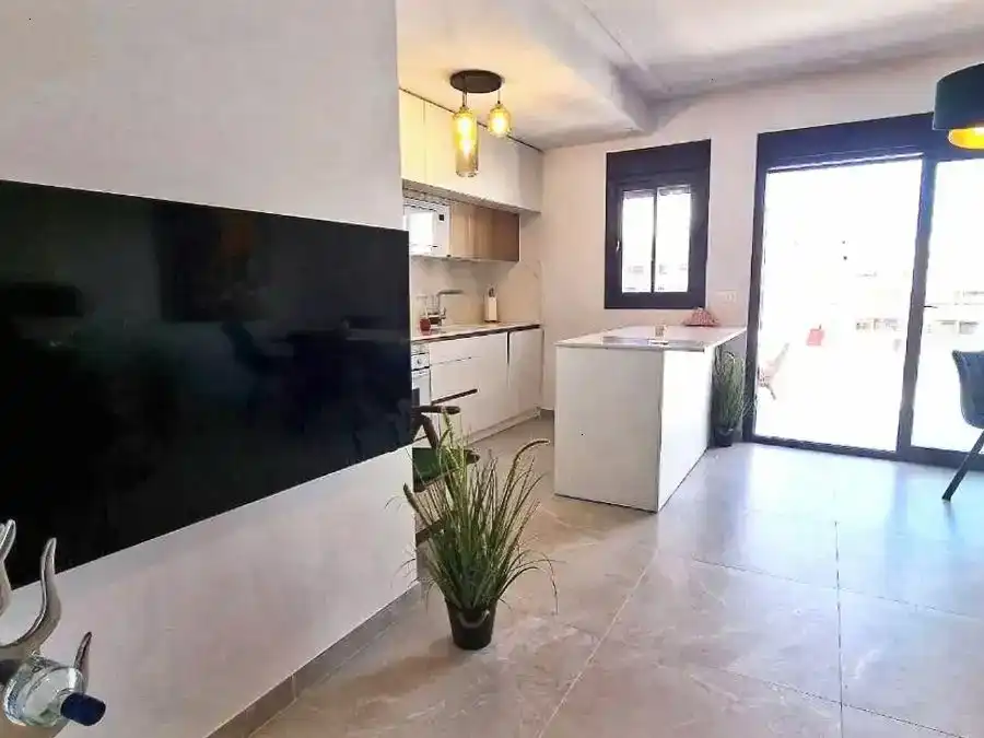 Küche von Wohnungen zur Miete in Torrevieja mit Klimaanlage, Schwimmbad und Balkon