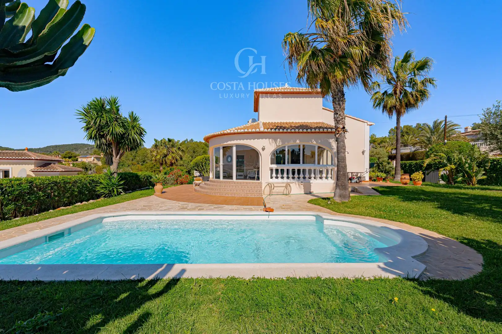 Vista exterior de Casa o xalet en venda en Jávea / Xàbia amb Aire condicionat, Calefacció i Jardí privat
