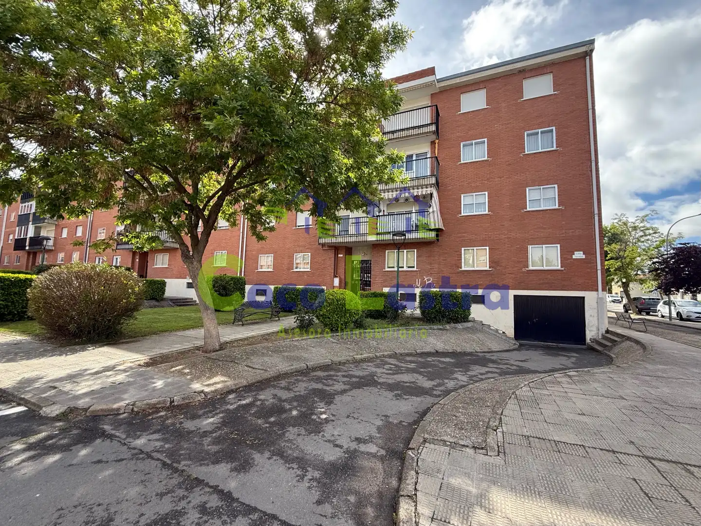 Außenansicht von Wohnung zum Verkauf in Terradillos mit Heizung, Parkett und Abstellraum