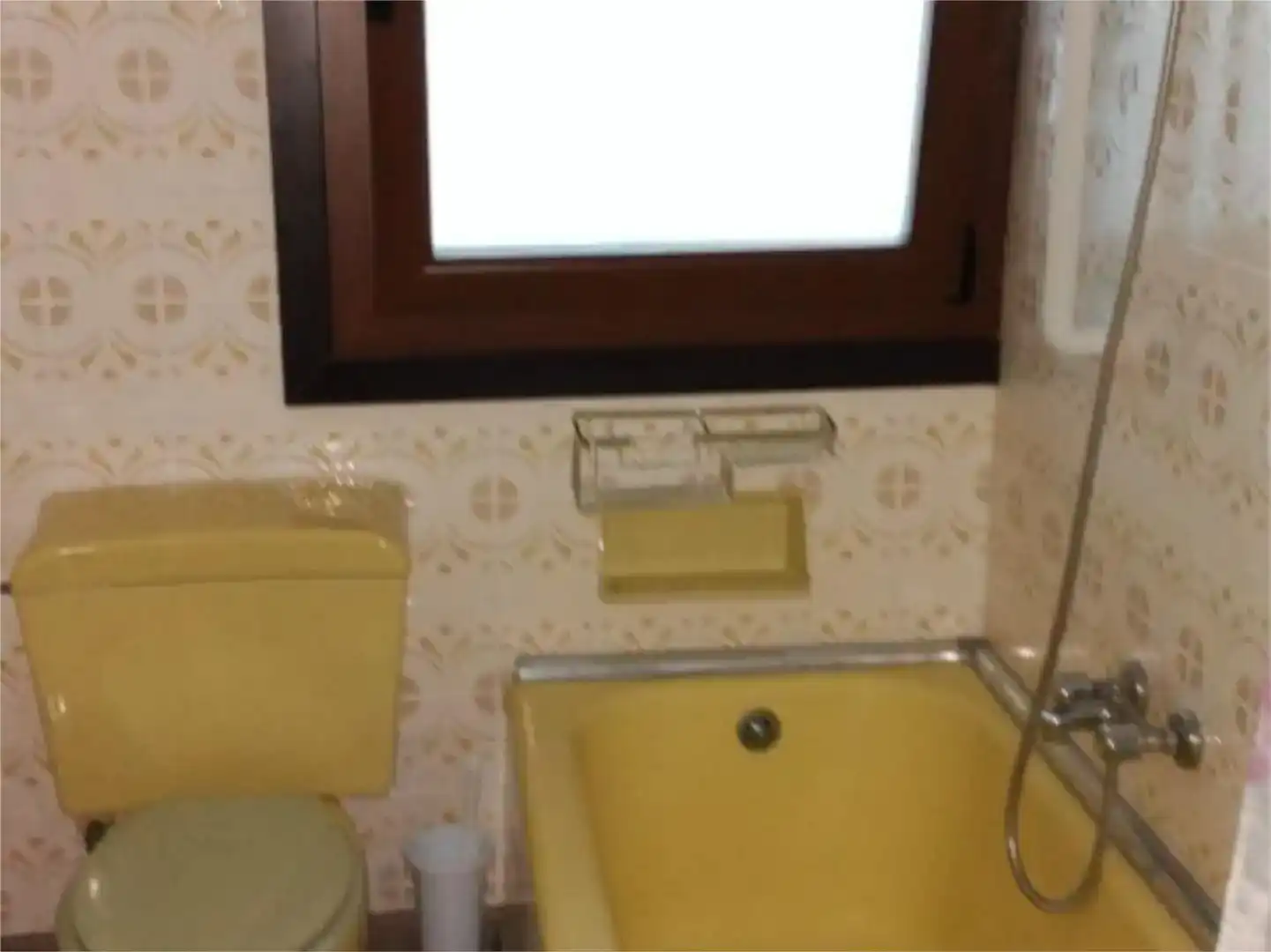 Baño de Piso en venta en Baza con Aire acondicionado, Parquet y Amueblado