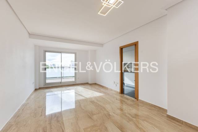 Apartamento en Alquiler en Carrer de la Vall de la Ballestera en Nou Campanar