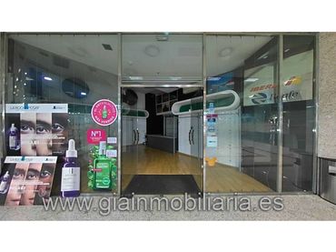 Local commercial à vendre à Calle Damas Apostólicas 1