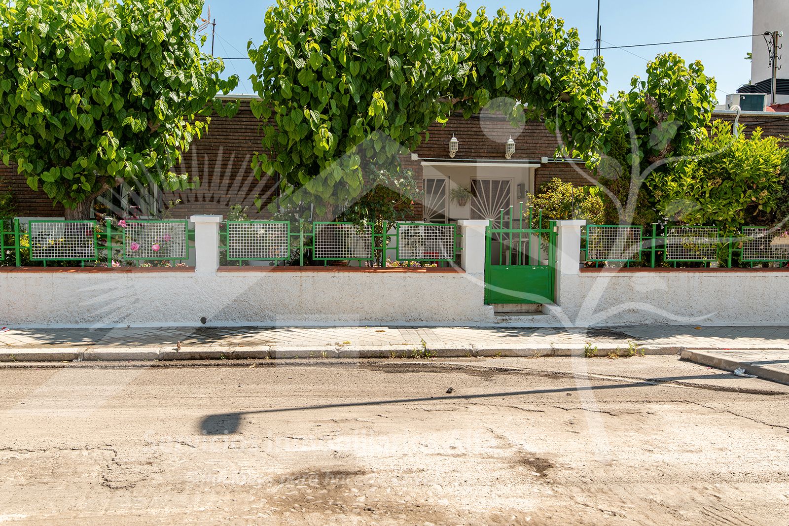 Exterior view of Flat for sale in  Madrid Capital  with Heating, Private garden and Terrace