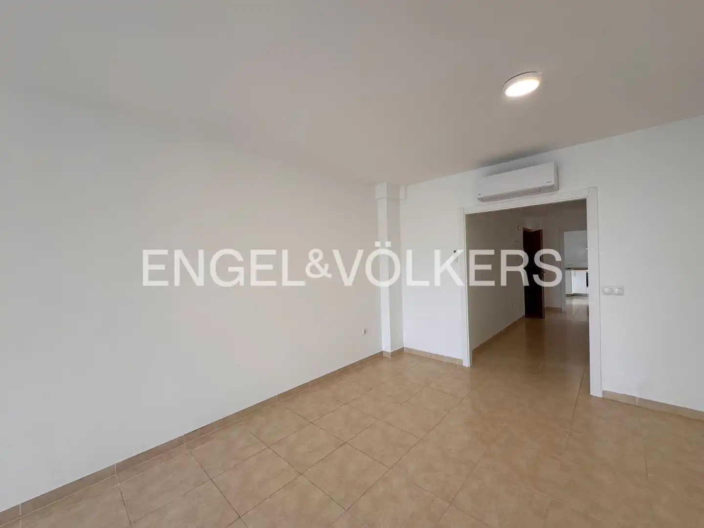 Wohnung zur Miete in Dénia mit Klimaanlage, Heizung und Balkon