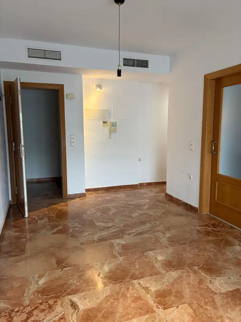 Flat for sale in Torrent  with Air Conditioner, Terrace and Balcony