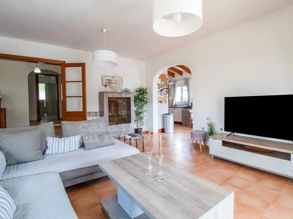 Sala d'estar de Casa o xalet en venda en Es Mercadal amb Aire condicionat, Jardí privat i Terrassa