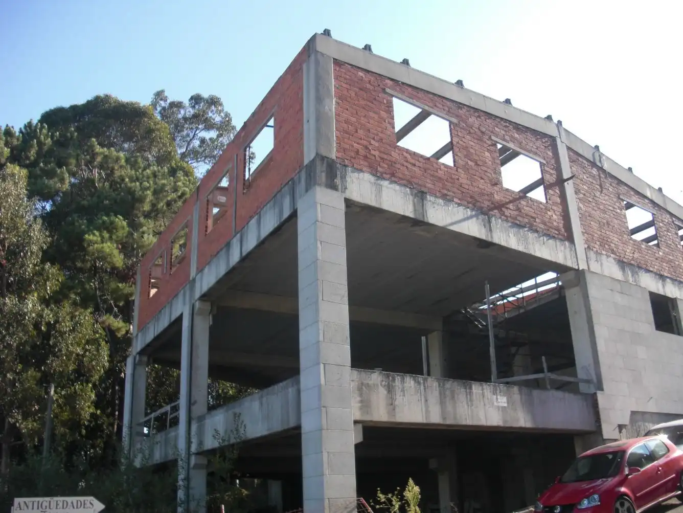 Vista exterior de Nau industrial en venda en Vigo 