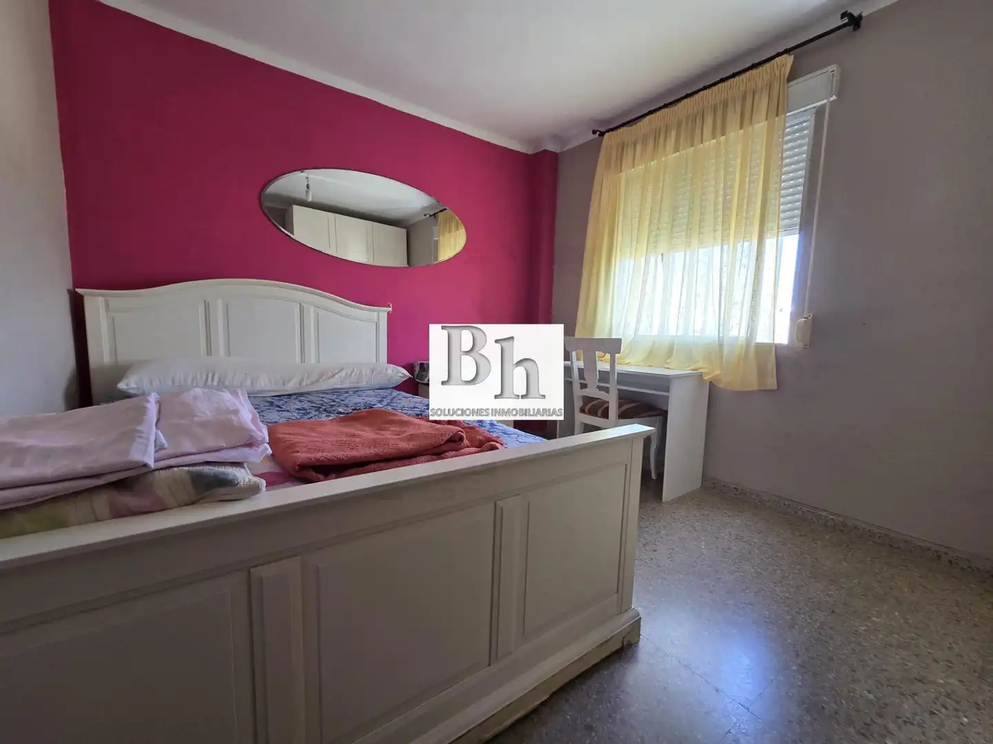 Habitación de Piso de alquiler en Málaga con Terraza y Amueblado