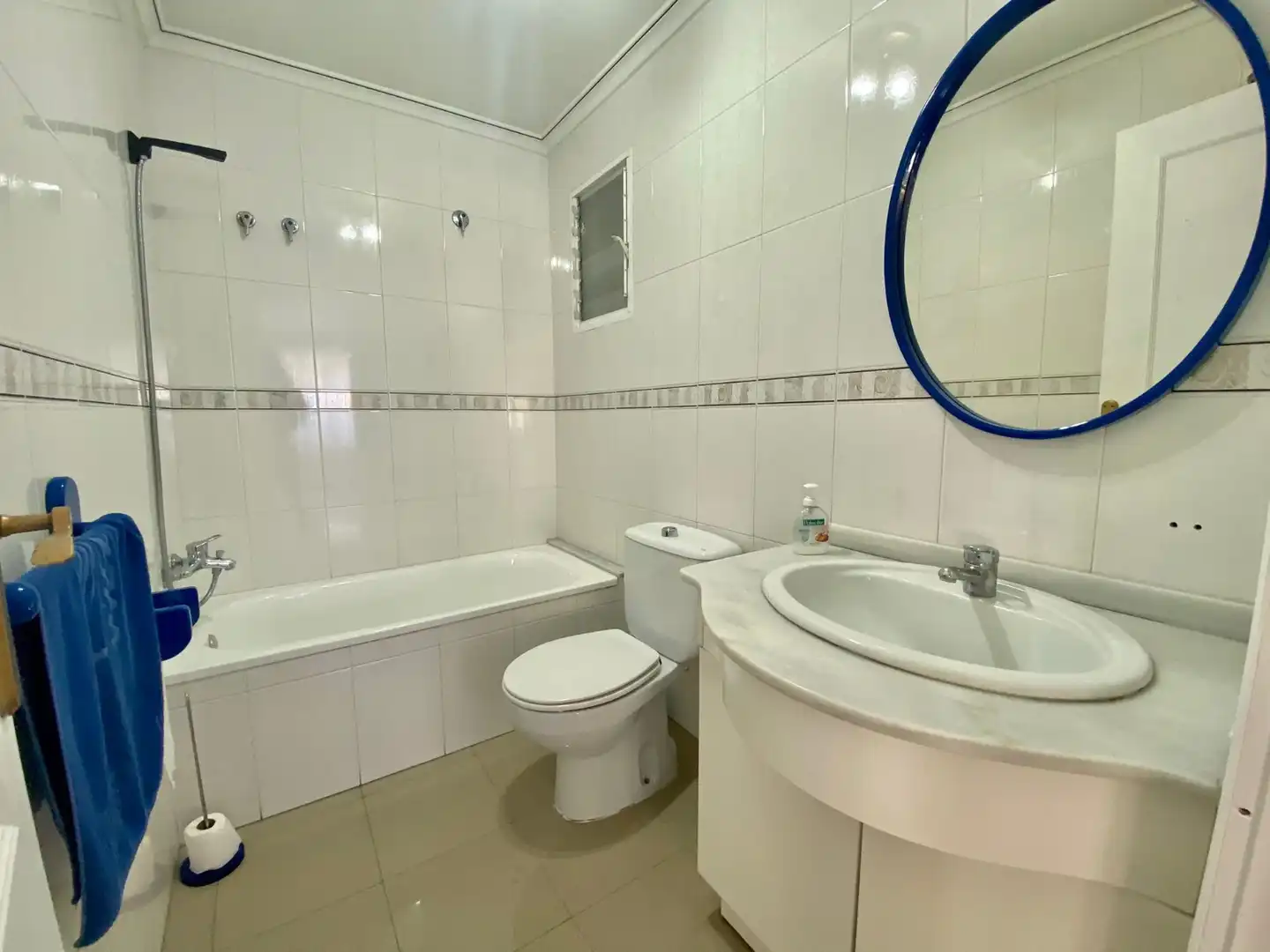 Bathroom of Flat for rent in Almoradí  with Heating, Terrace and Furnished