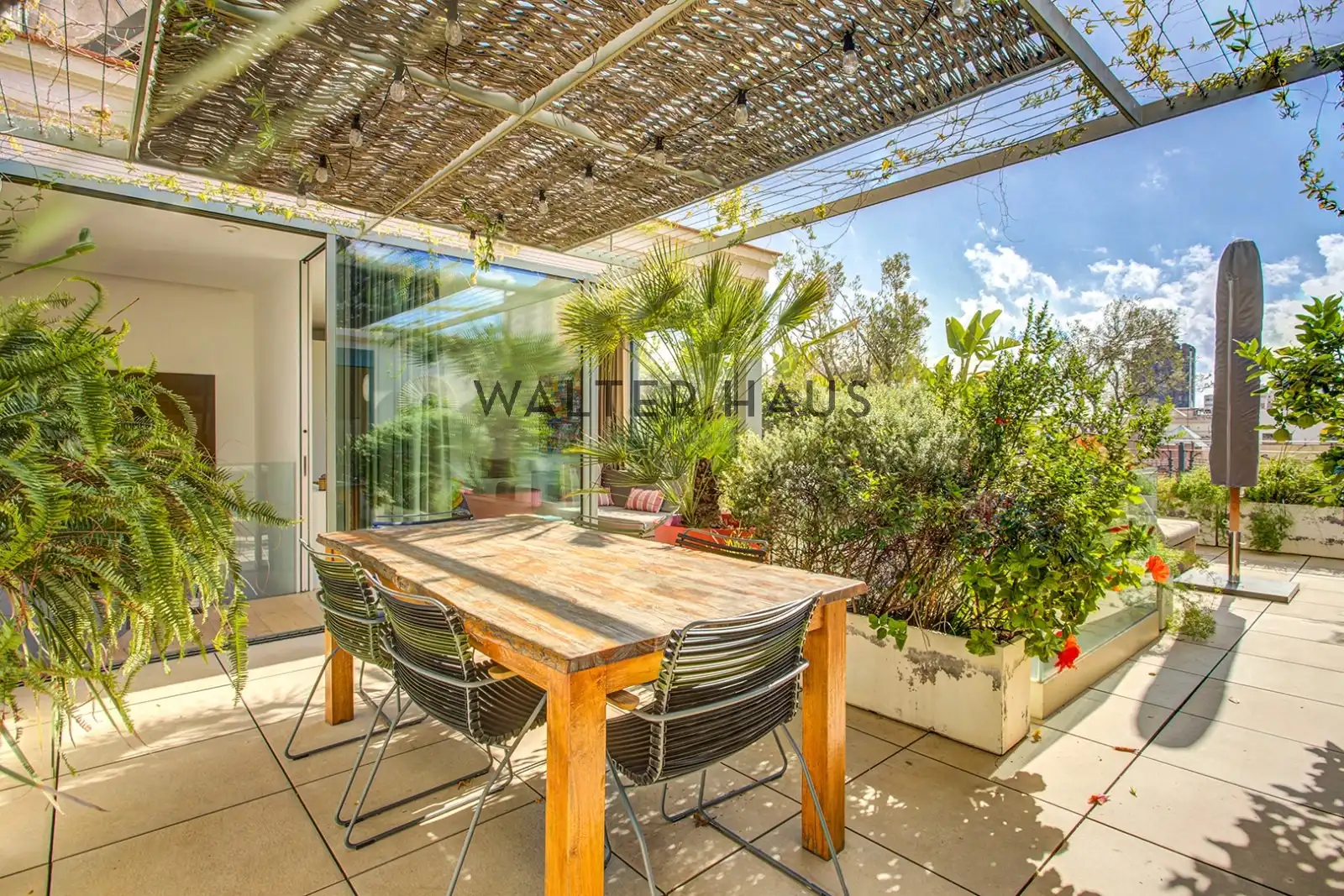 Penthouse with terrace for sale in Carrer de la Diputació