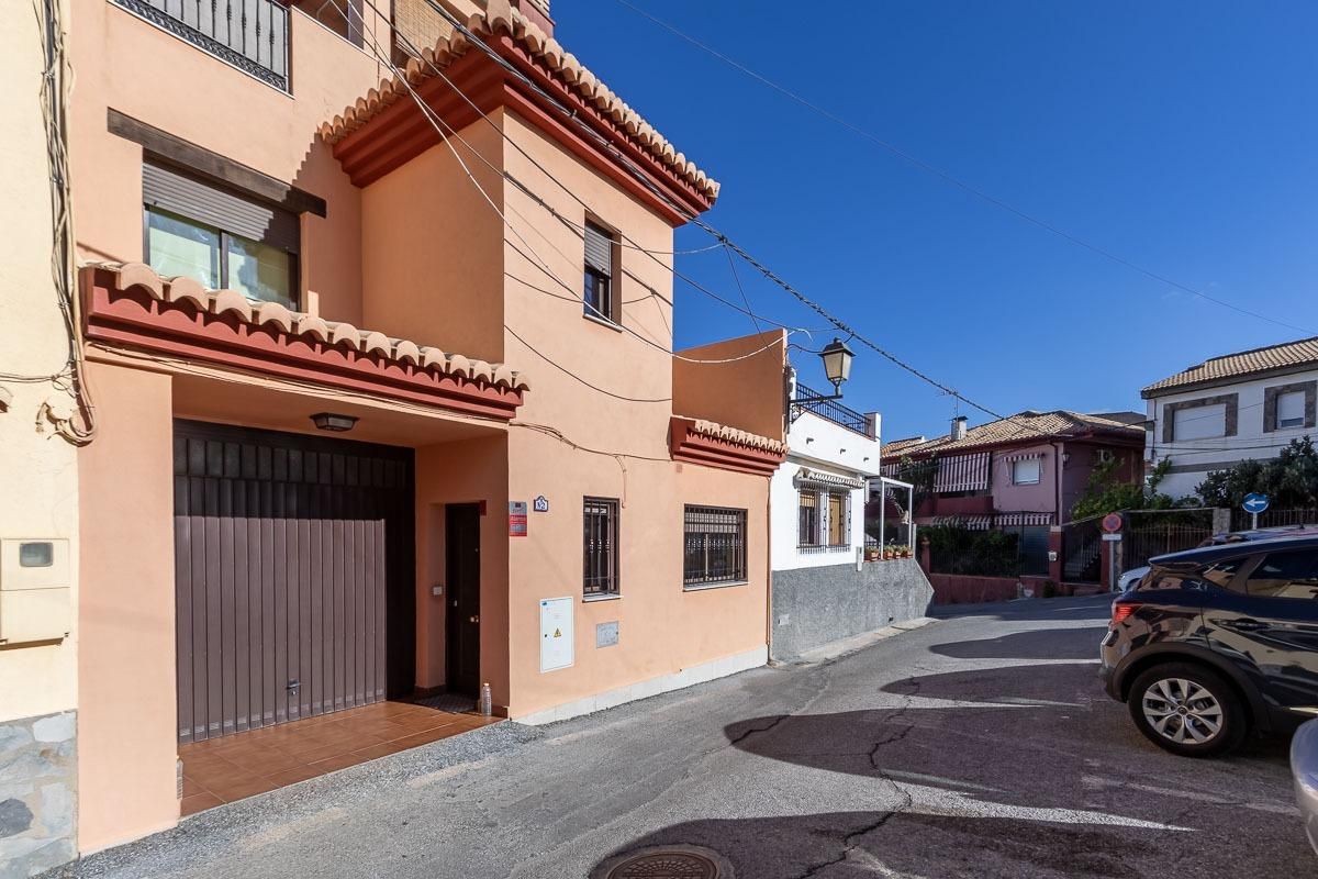 Exterior view of House or chalet for sale in Monachil  with Air Conditioner and Terrace