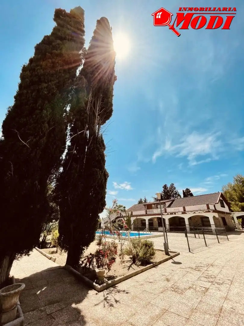 Außenansicht von Country house zum Verkauf in Santa Fe mit Klimaanlage, Heizung und Privatgarten
