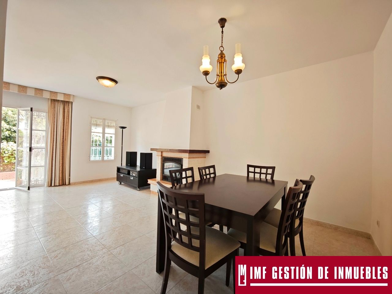 Comedor de Casa o chalet en venta en Vélez-Málaga con Terraza, Alarma y Piscina comunitaria