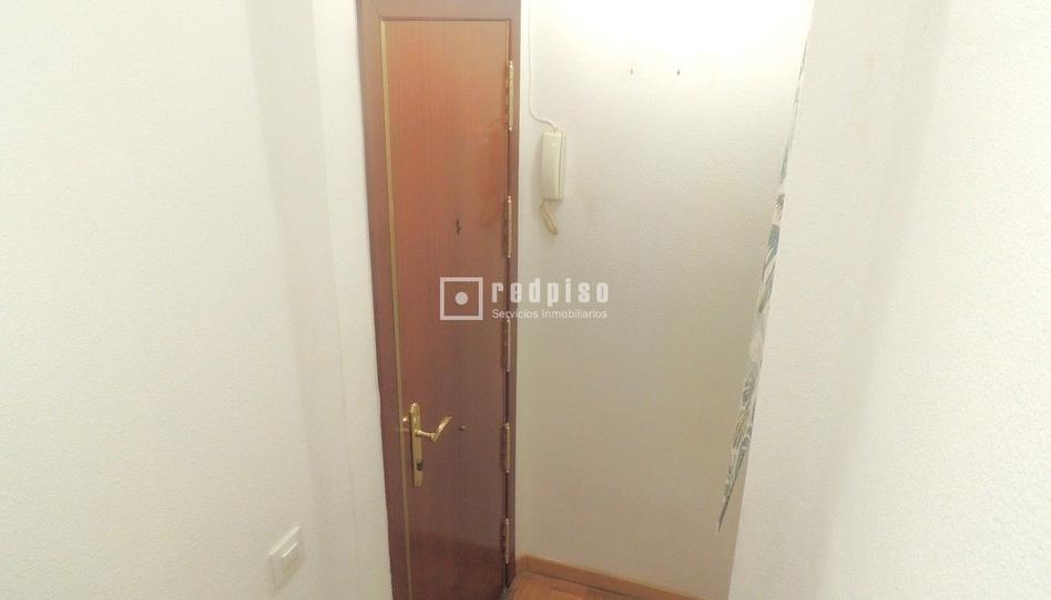 Photo 1 of Flat to rent in Valdeacederas, Madrid