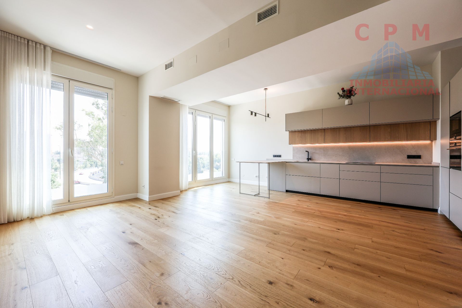 Sala de estar de Dúplex en venta en  Madrid Capital con Aire acondicionado, Calefacción y Parquet