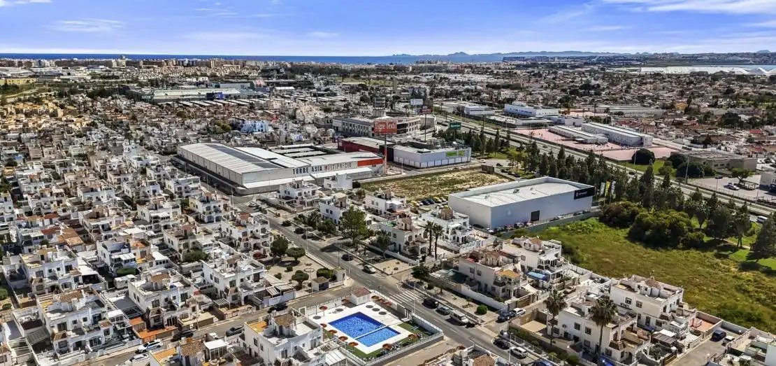Casa bifamiliare in vendita a Zona Carrefour - Urbanizaciones, imagen 3