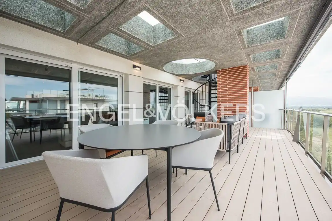 Terrasse von Dachboden zum Verkauf in Oliva mit Klimaanlage, Heizung und Terrasse
