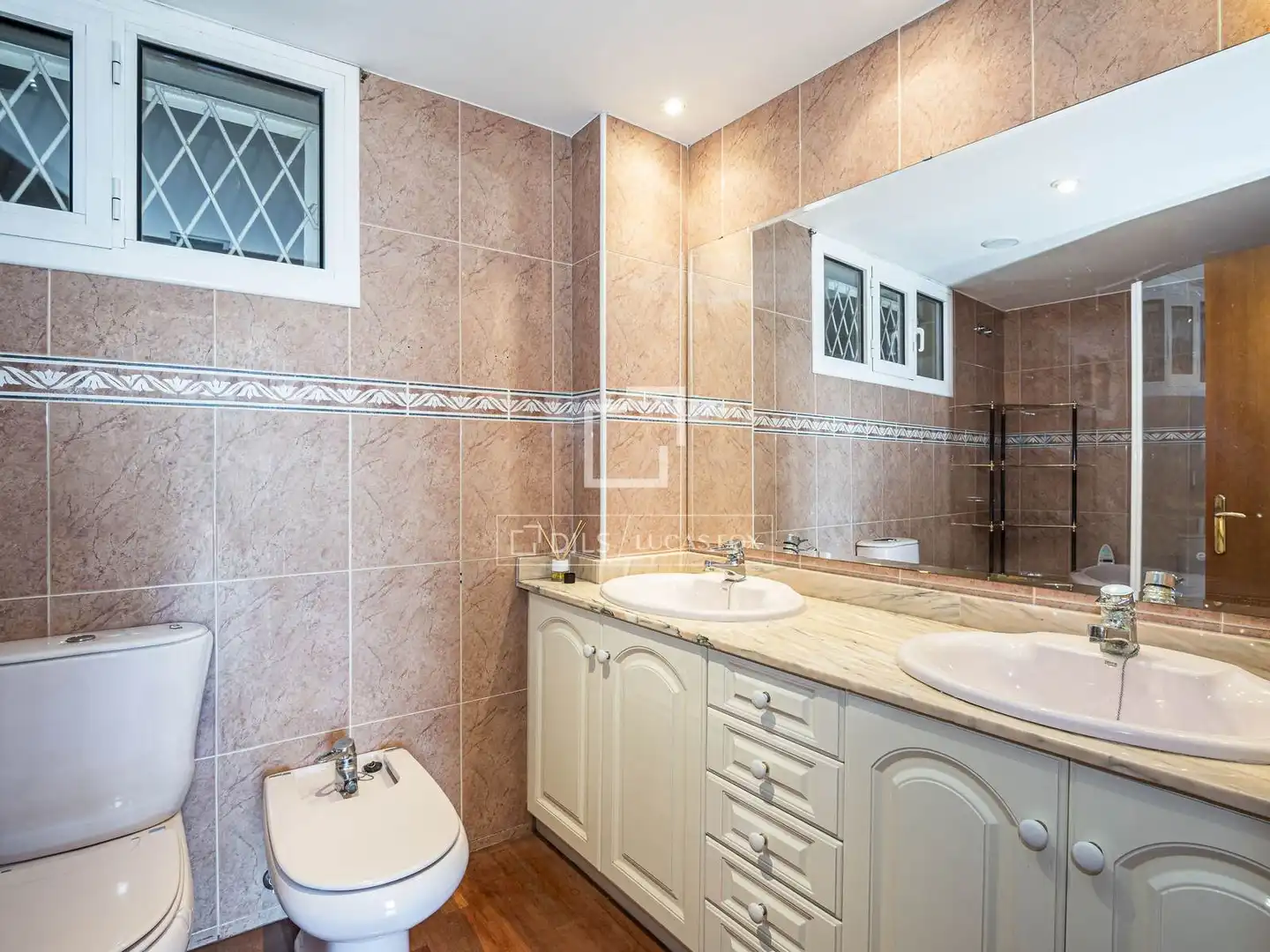 Bathroom of Flat for sale in Sitges  with Air Conditioner, Heating and Private garden