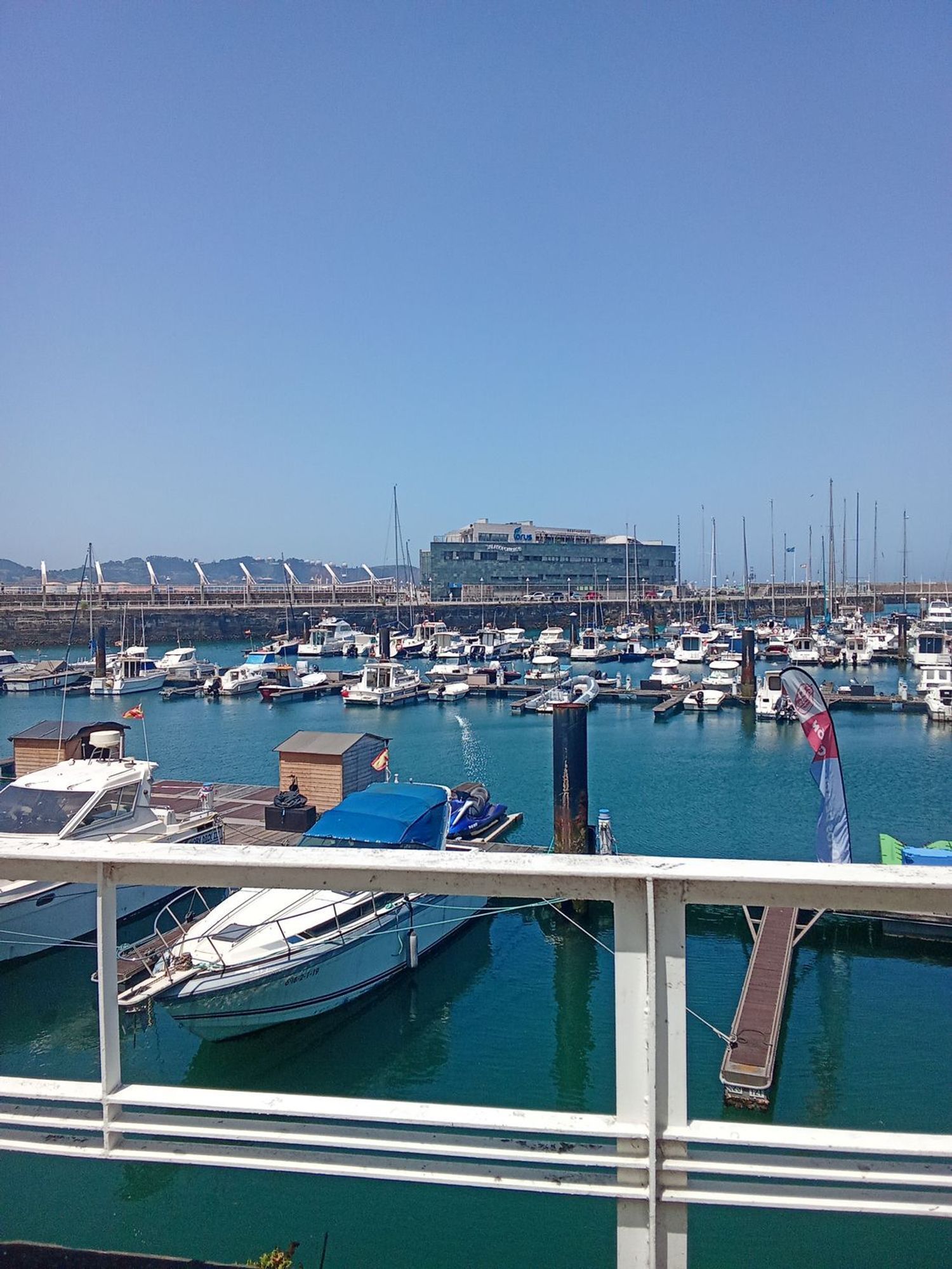 Vista exterior de Piso de alquiler en Gijón  con Calefacción