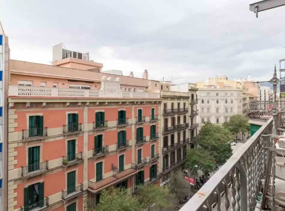 Vista exterior de Pis en venda en Barcelona amb Aire condicionat, Calefacció i Balcó