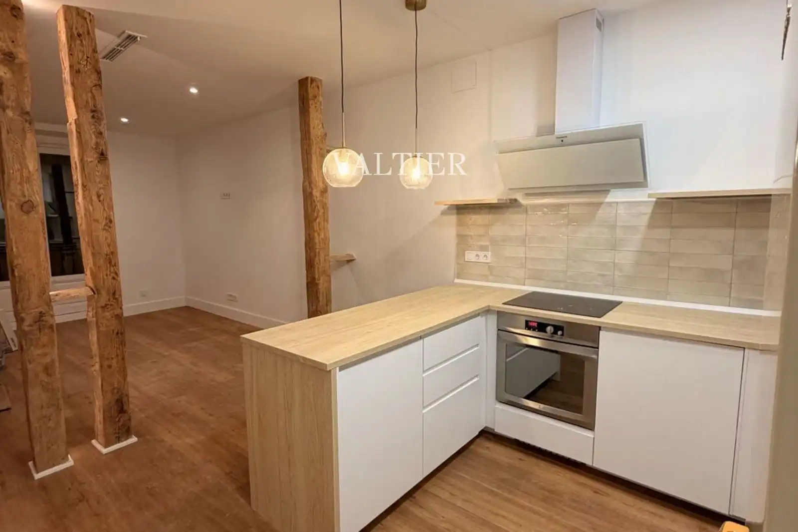 Kitchen of Flat for rent in  Madrid Capital  with Air Conditioner, Heating and Terrace