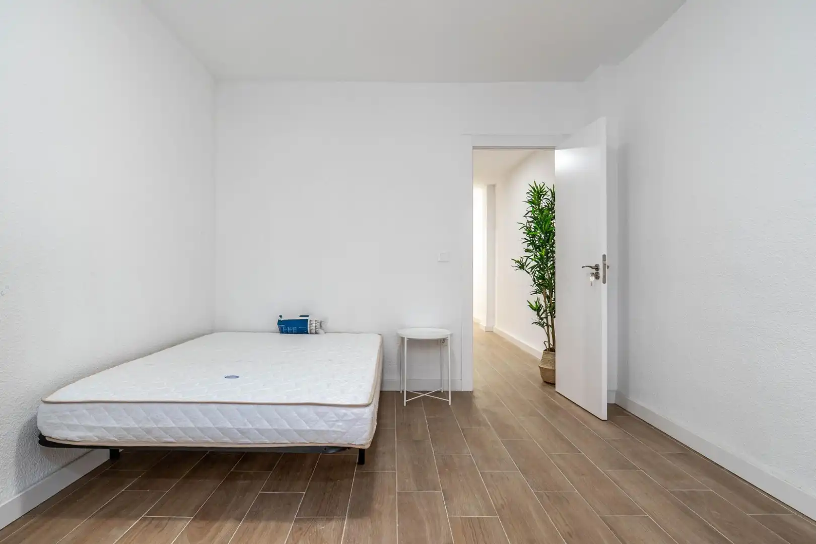 Piso en venta en Calle JUAN DE LA CIERVA, Barrio de Zaidín