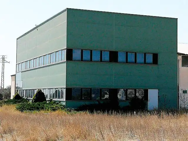 Vista exterior de Nau industrial en venda en Ulldecona