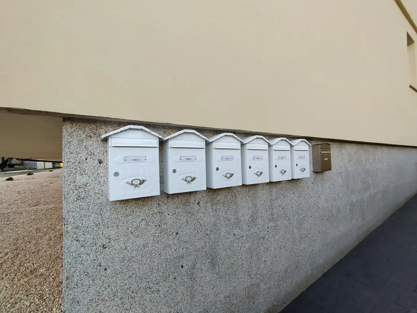 Vista exterior de Casa adosada en venda en Corcubión amb Terrassa i Traster