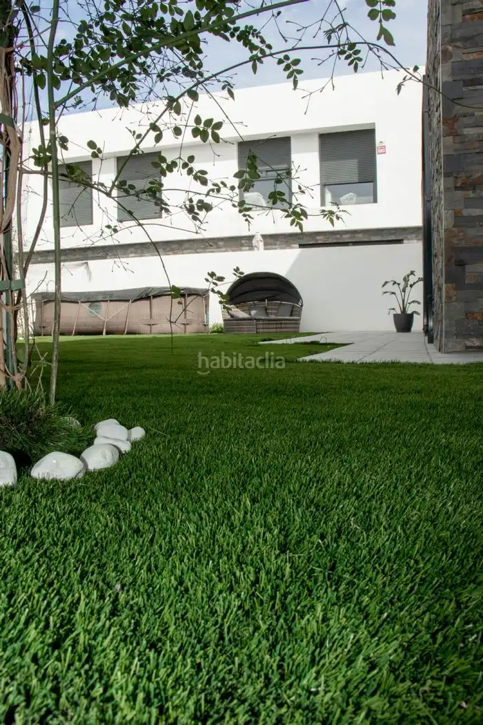 Pis amb jardí en venda a Calle Descartes 65, imagen 4