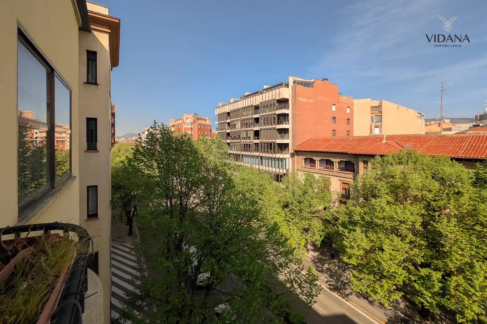 Vista exterior de Pis en venda en  Pamplona / Iruña amb Calefacció, Parquet i Traster