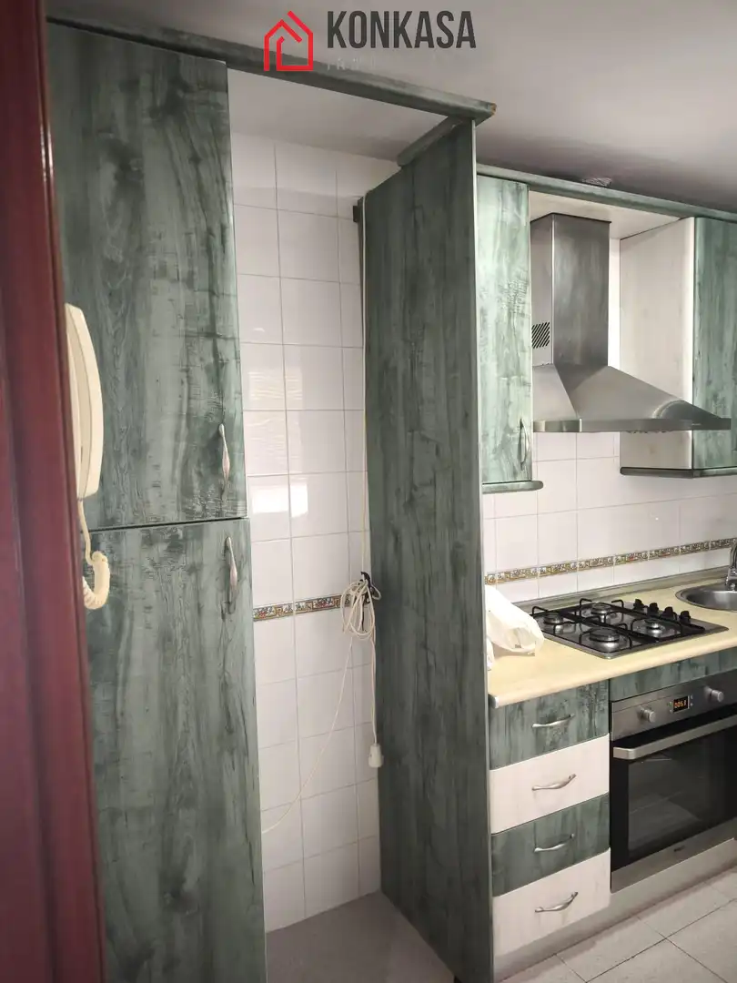 Kitchen of Flat for sale in Arcos de la Frontera  with Storage room
