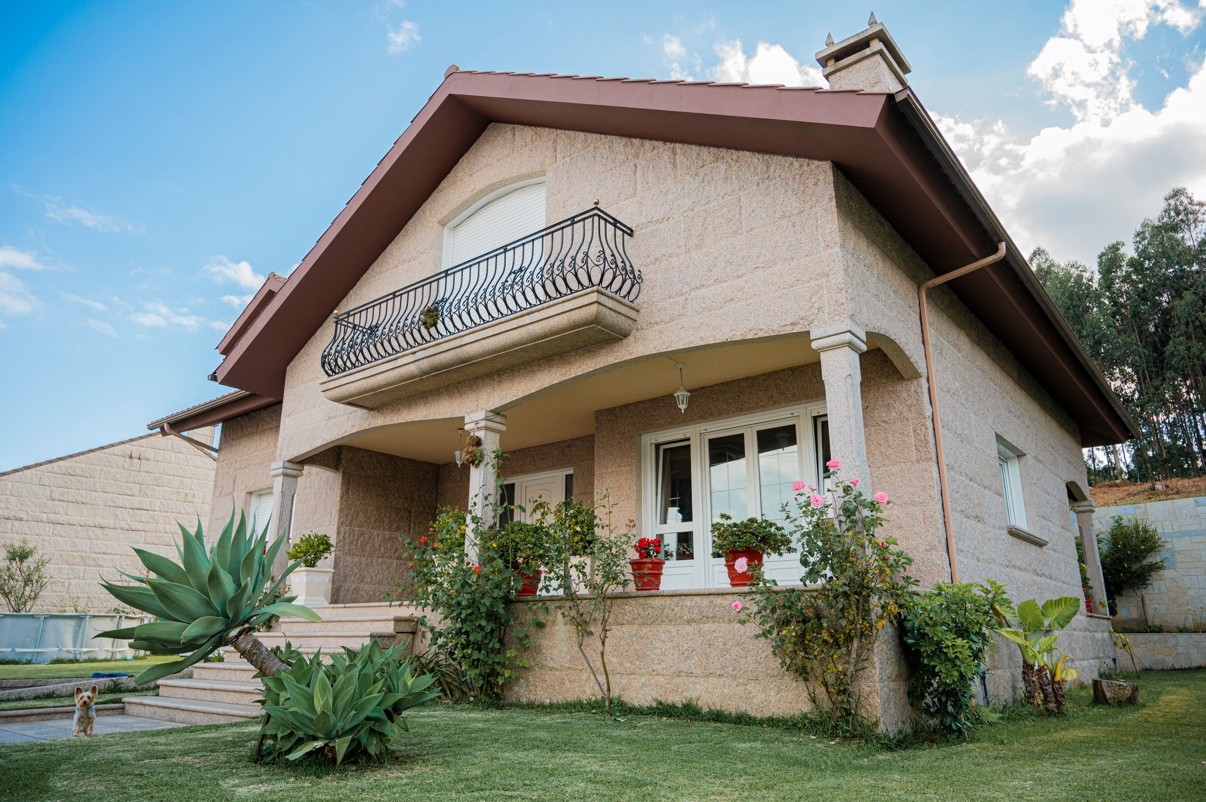 Vista exterior de Casa o xalet en venda en A Illa de Arousa  amb Calefacció, Jardí privat i Parquet