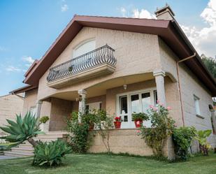 Exterior view of House or chalet for sale in A Illa de Arousa   with Heating, Private garden and Parquet flooring