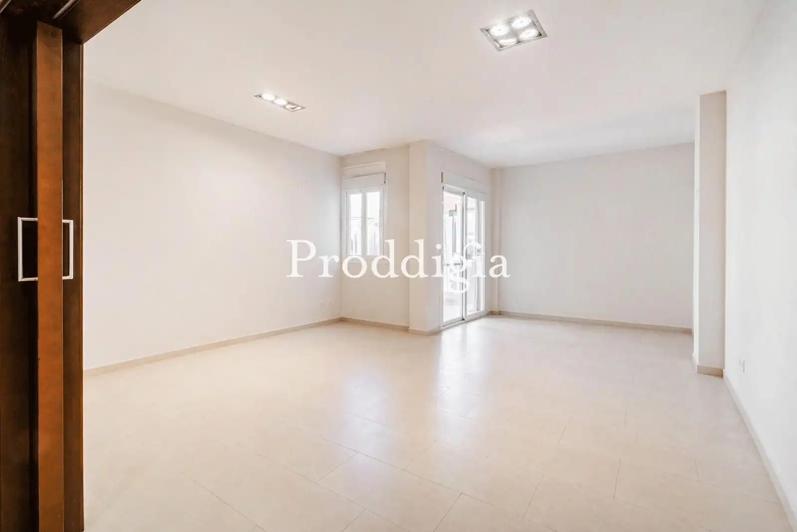Wohnung zum Verkauf in Barcelona mit Heizung, Terrasse und Schwimmbad
