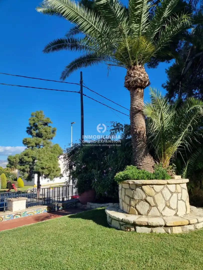 Vista exterior de Casa o chalet en venta en Alicante / Alacant con Jardín privado, Terraza y Trastero