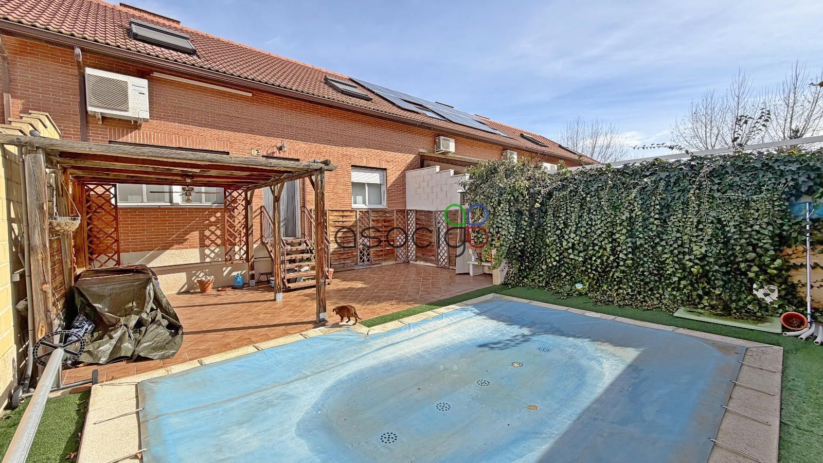 Jardín de Casa adosada en venta en Alovera con Calefacción, Piscina y Piscina comunitaria