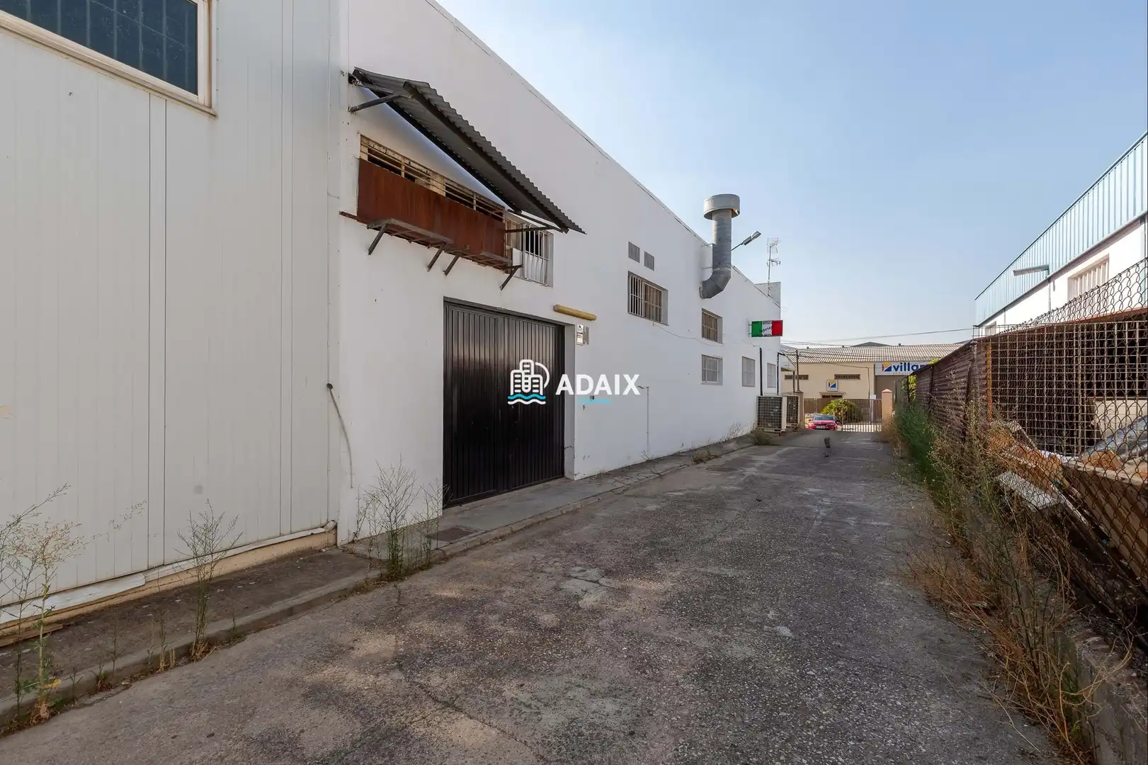 Vista exterior de Nau industrial en venda en Cáceres