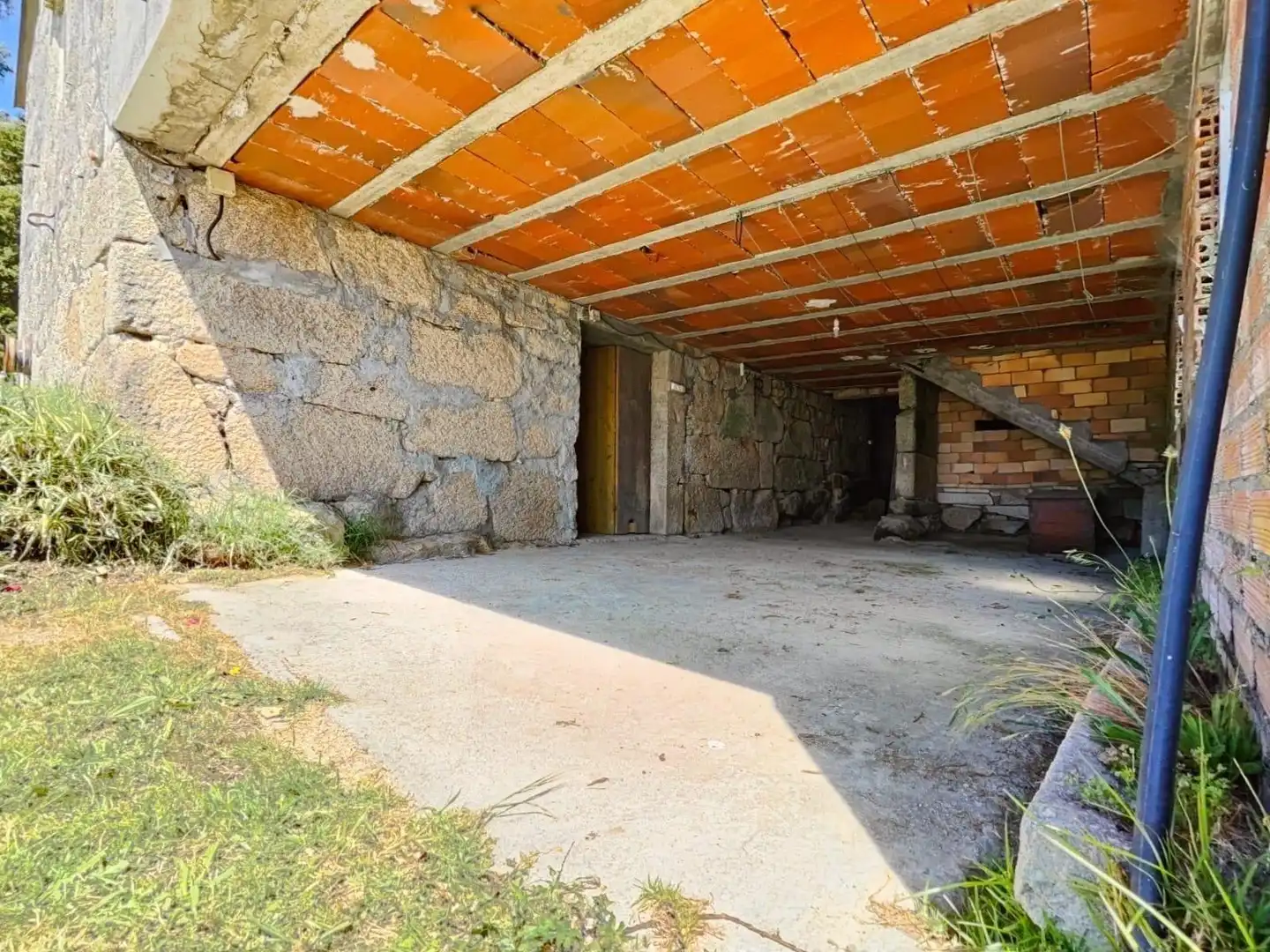Houses for sale in Tui  with Private garden