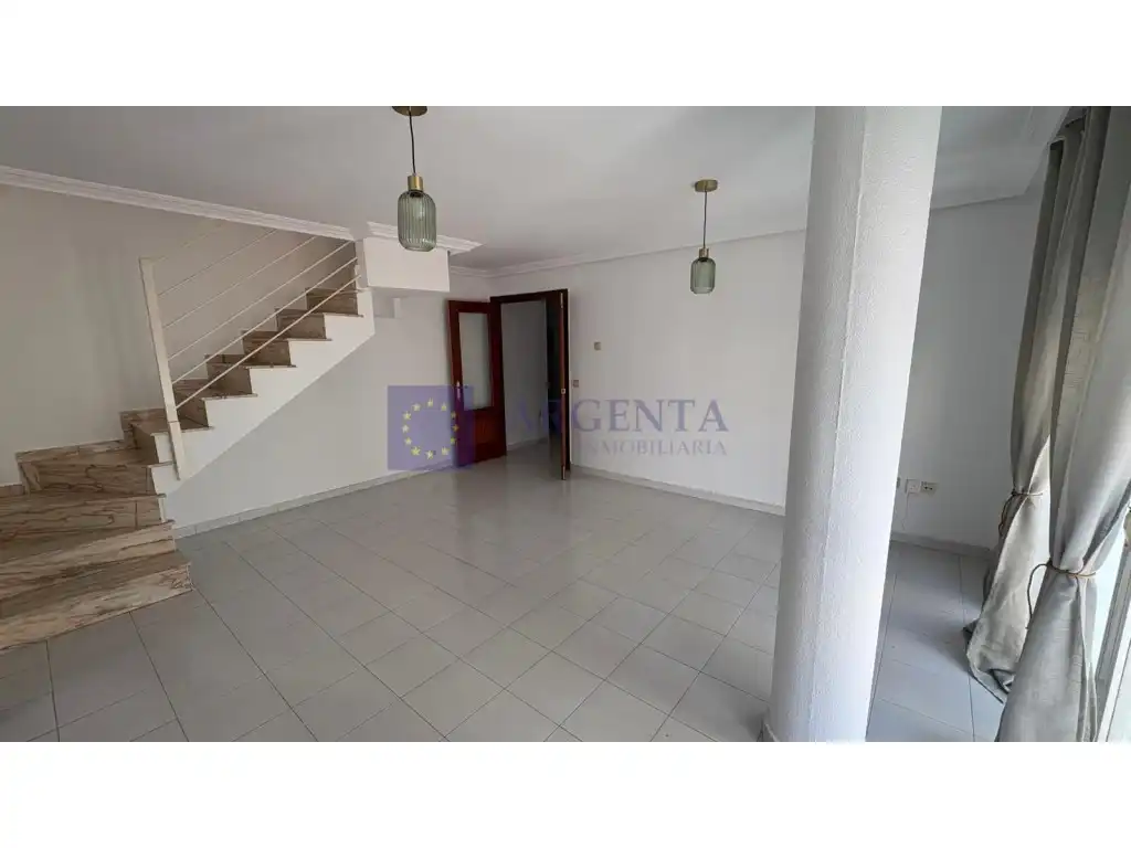 Dúplex de lloguer a Casco Antiguo