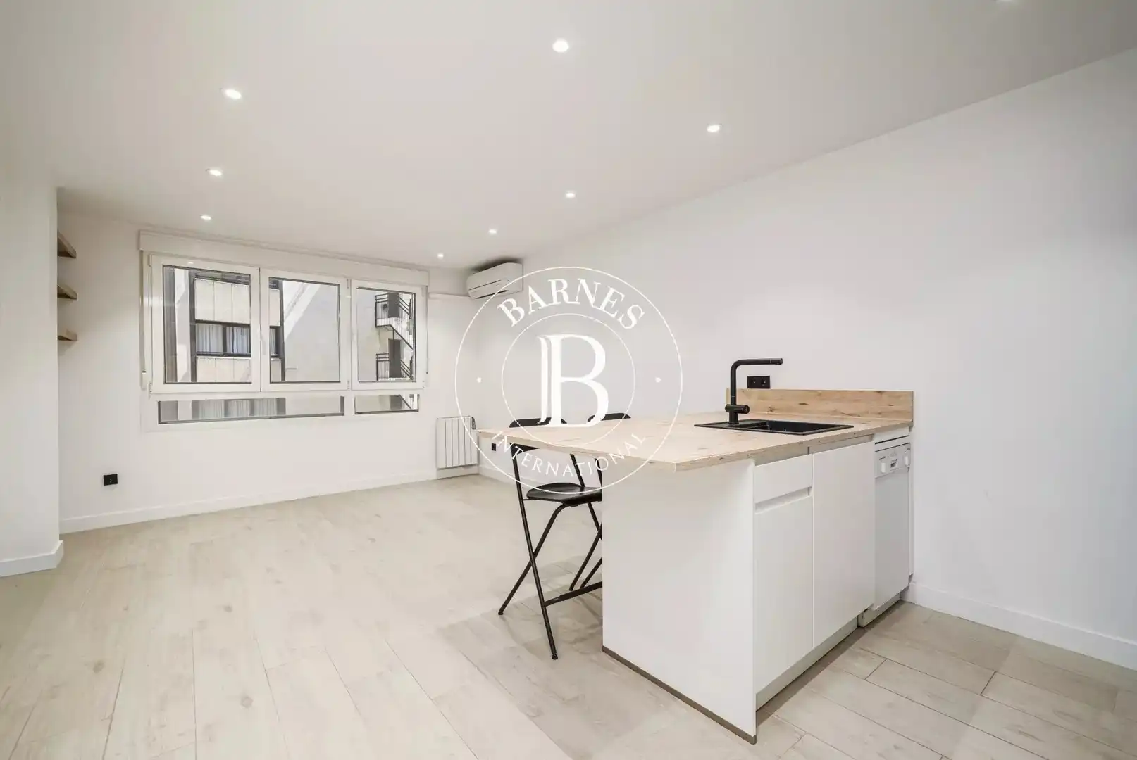 Exterior view of Flat for rent in Madrid  with Air Conditioner, Heating and Oven